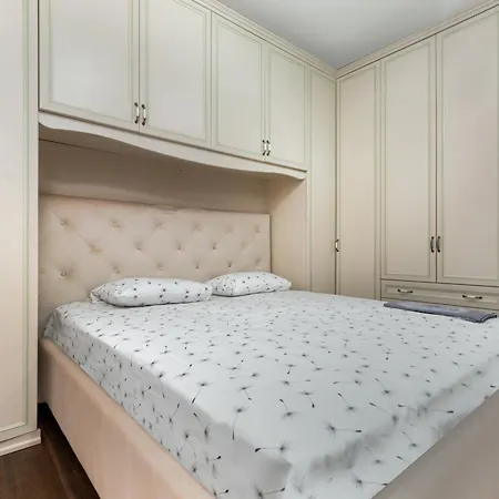 1 Grecheskaya Street 2-bedrooms *